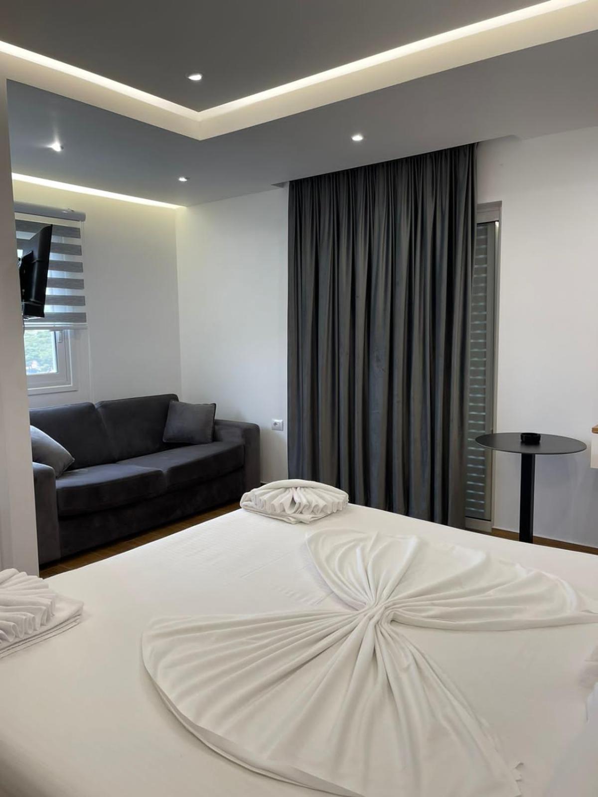 Anna Hotel Ksamil Exterior photo